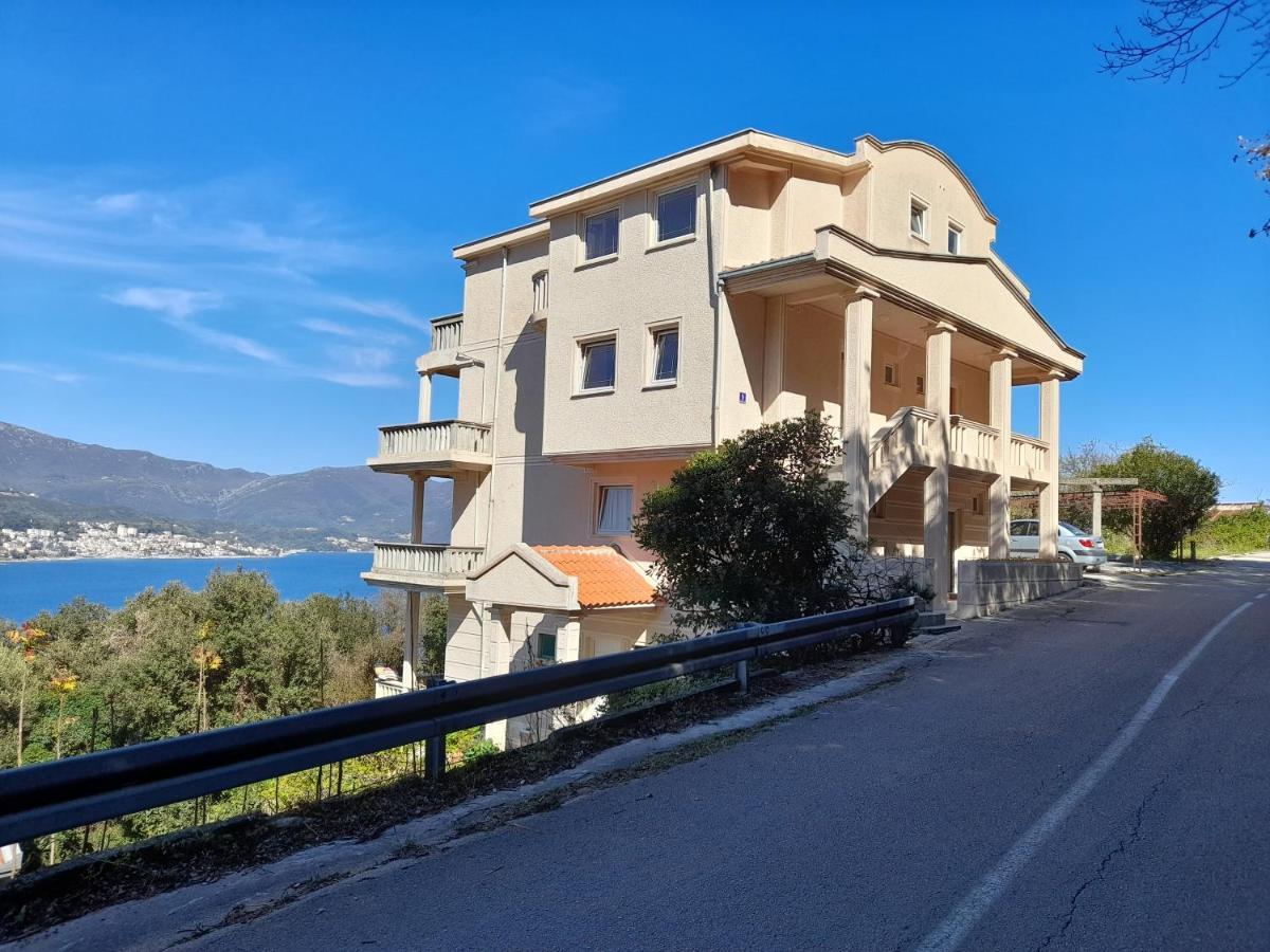 Villa Garden Apartments Herceg Novi Eksteriør billede